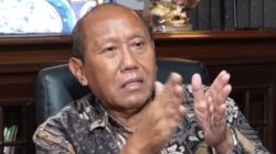 Ikrar Nusa Bhakti: Roy Suryo-Rismon Sianipar-Dokter Tifa Trio Gila