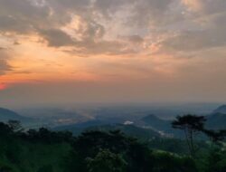 Puncak Sempur, Tempat Sempurna Untuk Melepas Penat di Karawang
