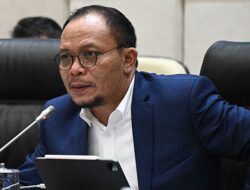 Hanif Dakhiri Soal Pertumbuhan Ekonomi RI Melambat: Alarm Serius Bagi Pemerintah!