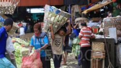 Ormas di Pasar Induk Kramat Jati Raup Rp. 225 Juta Per Bulan Dari Sewa Lapak PKL