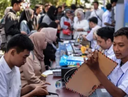 Sulitnya Cari Kerja: Lulusan Diploma dan Sarjana Rebutan Jadi Sopir, Pembantu Hingga Office Boy