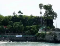 Indahnya Pemandangan Pantai Dato di Majene Sulawesi Barat: Pasir Putih Hingga Karang Besar