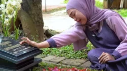 Benarkah Mayat Dalam Kubur Disiksa Karena Tangisan Keluarganya?