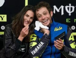 2 Pembalap Top MotoGP Yang Cinlok dan Nikah dengan Umbrella Girl