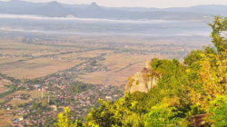 Mendaki Ringan Dengan Panorama Menggoda di Gunung Budeg Tulungagung