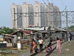 Bank Dunia Sebut 60,3 Persen Warga Miskin, Ekonom Usul Reshuffle Tim Ekonomi Kabinet