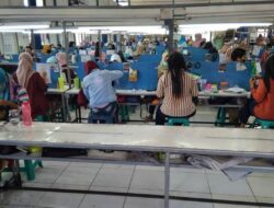 Nasib Buruh Tekstil Karanganyar, Usai 30 Tahun Mengabdi Kini Digaji Rp. 1.000 Per Bulan