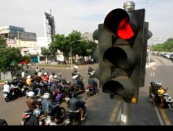 Suka Terobos Lampu Merah? Kamu Bakal Kena Pasal dan Dijerat Sanksi Ini