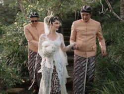 Asri Welas Rancang Denyut Semesta, Batik Spesial Untuk Pernikahan Luna Maya dan Maxime Bouttier