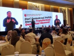 Feri Amsari: Gimana Mau Akselerasi Kalau Menteri-Menteri Ekonominya Orang Jokowi?
