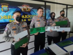 Jangan Bingung Jika Lihat Mobil Pakai Pelat Nomor Hijau, Ini Penjelasannya