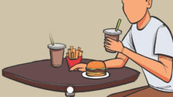 Apa Hukum dan Bahayanya Makan Dengan Tangan Kiri?