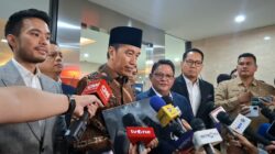 Usai Diperiksa di Bareskrim Polri, Jokowi Bawa Pulang Kembali Ijazah UGM