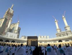 Ternyata Pesawat Tak Boleh Terbang di Atas Kiblat Umat Islam Ka’bah, Ini Penyebabnya