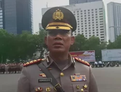 Dirlantas Polda Metro Jaya Soal Polantas Beri Hormat Mobil Dinas Masuk Jalur Transjakarta: Lumrah Saja!