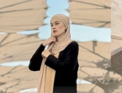Kimberly Rider Sedih Karena Batal Haji Tahun Ini Karena Visa Furoda Tak Terbit