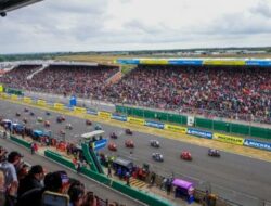 Ternyata Ini Alasan Para Pembalap MotoGP Berpostur Pendek-pendek