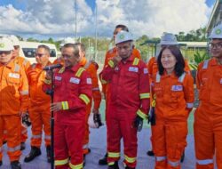 Menteri ESDM Bahlil Lahadalia Turun ke Teluk Bintuni, Tinjau Langsung Kilang Gas Terbesar RI