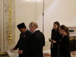 Putin Puji Buku Prabowo ‘Kepemimpinan Militer’ Yang Diterjemahkan ke Bahasa Rusia
