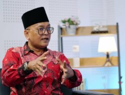 Guntur Romli Soal Kader PSI Sebut Jokowi Layak Jadi Nabi: Fanatisme Esktrem, Kultus Babi Buta!