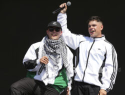Bob Vylan dan Kneecap Serukan ‘Free Palestine’ di Panggung Festival Glastonbury