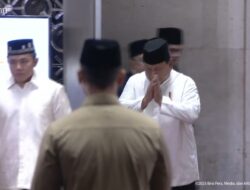 Ditemani Jusuf Kalla, Prabowo Tunaikan Salat Idul Adha di Masjid Istiqlal
