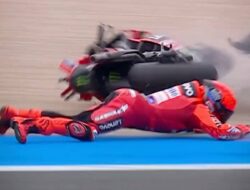Ternyata Ini Penyebab Marc Marquez Jatuh 2 Kali di Sesi Latihan Bebas MotoGP Belanda 2025