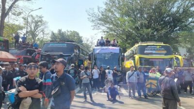 Pariwisata Jabar Lumpuh Dampak Dedi Mulyadi Larang Study Tour, Sopir Hingga UMKM Geruduk Gedung Sate