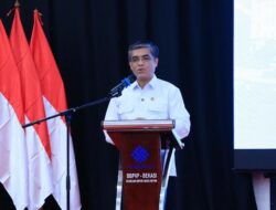 Menaker Yassierli Bantah Indonesia Krisis Lapangan Kerja: Tetap Optimis!