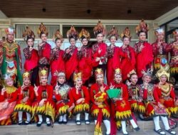 SMA Labschool Kebayoran Juara Umum Festival Folklore Internasional di Bulgaria