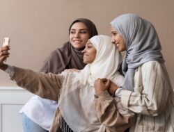 Adab Pergaulan Wanita Muslimah Agar Terhindar Dari Fitnah