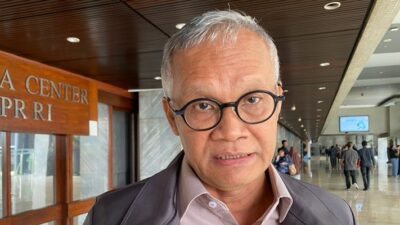 Aria Bima: Rakyat Tak Butuh Keluh Kesah Jokowi Soal Tuduhan Ijazah Palsu