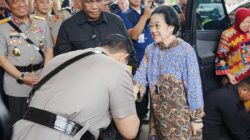 Cium Tangan Megawati, Kapolri Dinilai Kirim Sinyal “Selamat Tinggal Jokowi”