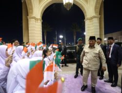 Presiden Prabowo Disambut Meriah oleh Siswa dan Diaspora Indonesia di Jeddah