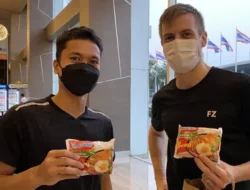 Kocak! Vittinghus Bantu Anthony Ginting Lolos BWF World Tour Finals Demi Selusin Mie Instan