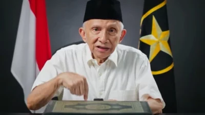 Amien Rais Tuding UGM Kehilangan Identitas dan Jadi Badut Demi Bela Jokowi