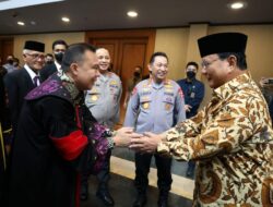 Tahun Pertama Pemerintahan Penuh Gejolak, Beruntung Prabowo Punya Dasco