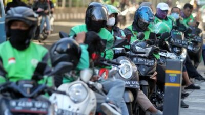 Wajah Ketidakadilan di Indonesia: Gaji DPR Fantastis, Hidup Buruh Tragis