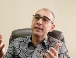 Nasim Khan, Anggota DPR Yang Viral Minta Gerbong Khusus Merokok di Kereta Api