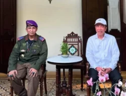 Islah Bahrawi Sindir Foto Jokowi Bareng Firdaus Oiwobo: Pertemuan Gak Sengaja di Gang Buntu