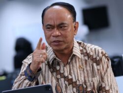 Jiwa Oportunis Budi Arie Setiadi Sangat Berbahaya Bagi Prabowo