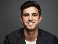 Nick Molnar, Pengusaha Muda Australia Yang Jual StartUp Finansial Miliknya Rp. 469 Triliun