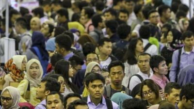 HUT RI ke-80 Tahun: Lapangan Kerja Tak Cukup, 7 Juta Nganggur 70 Juta Kerja Sektor Informal