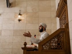 Ini Beda Idola dan Panutan Dalam Islam