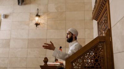 Ini Beda Idola dan Panutan Dalam Islam
