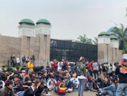 DPR Sudah Tidak Berguna sudah Saatnya Dibubarkan