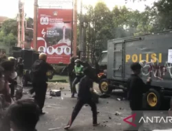 Polisi Denpasar Dilarikan ke Rumah Sakit setelah Mobil Diserang Massa