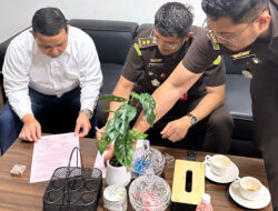 Kejagung Kembalikan MacBook dan iPad Milik Tom Lembong