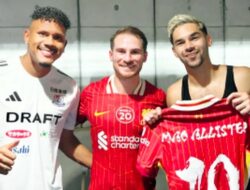 Gelandang Liverpool Alexis Mac Allister Cari Bek Yokohama Marinos Sandy Walsh Hanya Untuk Tukar Jersey
