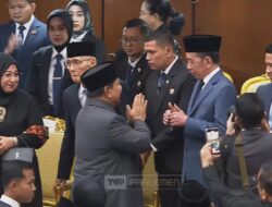 Momen Jokowi Beri 2 Jempol ke Prabowo Usai Pidato di Sidang Tahunan MPR 2025
